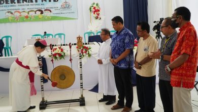 Photo of Uskup Denpasar Membuka Gita Liturgia Anak Dekenat NTB; “Kalian Anak-anak Hebat”